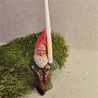 -keramik-nisse-lysholder-roed-hue-hvidt-skaeg-groen-jakke-brune-bukser-